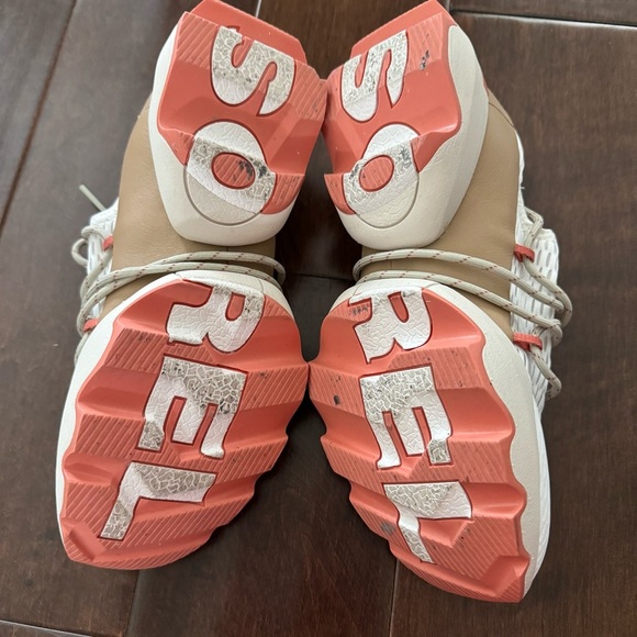 Sorel kinetic impact lace Women's White and Tan Sneakers - Picture 14 of 14